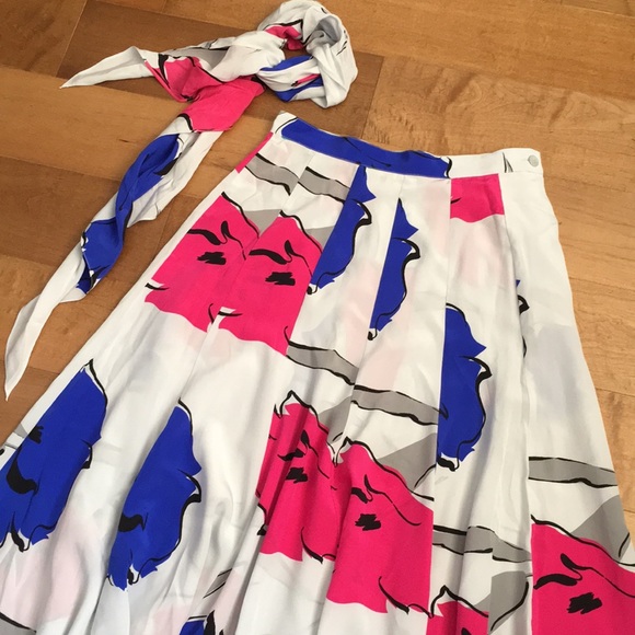 100% Silk floral print A-line flowy midi skirt - Picture 2 of 7